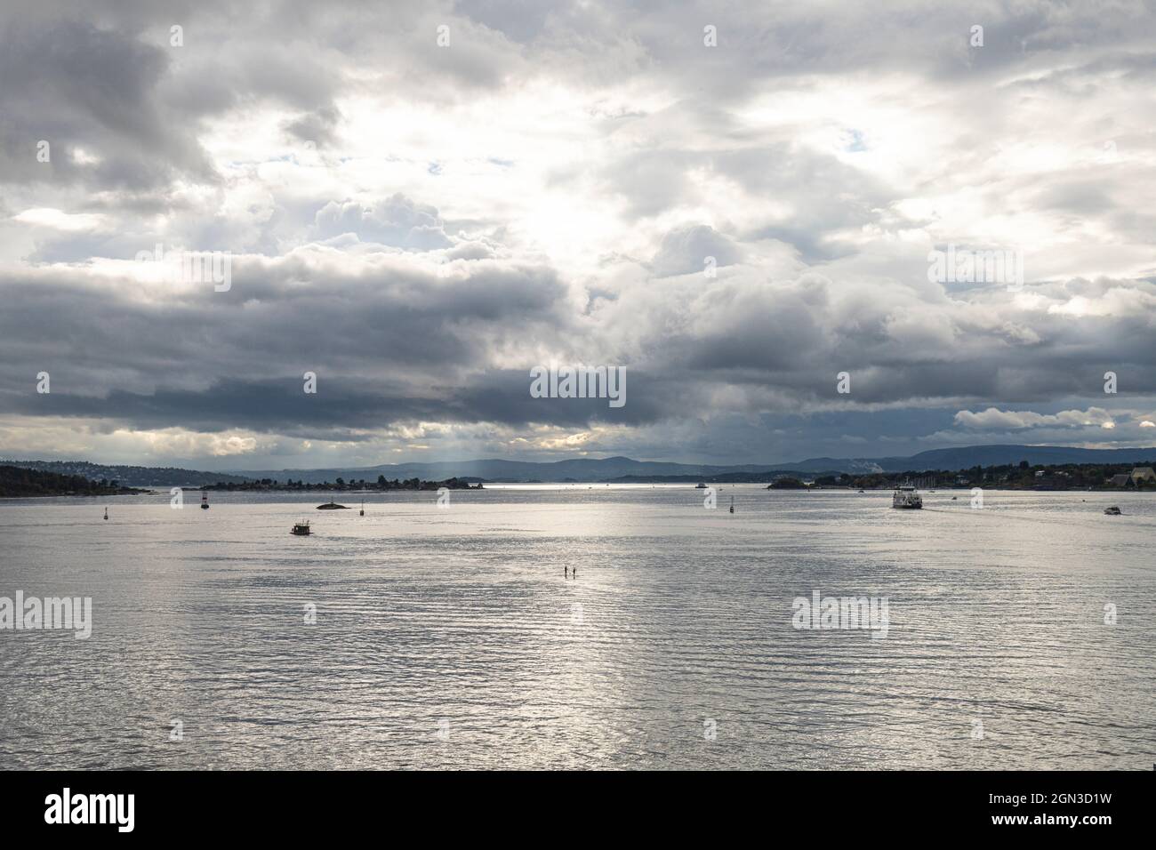 Oslo, Norwegen. September 2021. Panoramablick auf den Fjord vor der Stadt Stockfoto