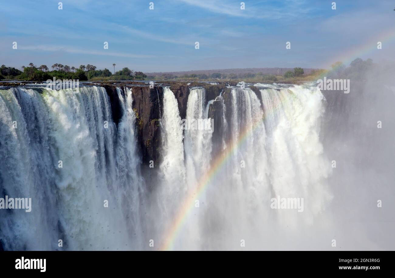 Victoria Falls am Zambezi River zwischen Zimbabwe und SambiaVictoria Falls am Zambezi River zwischen Zimbabwe und Sambia Stockfoto