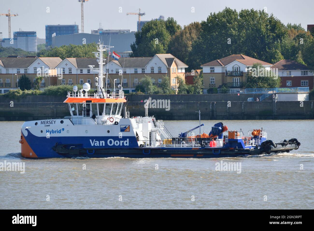 Hybrid-Wassereinspritzbagger Mersey arbeitet an der Themse in London Stockfoto