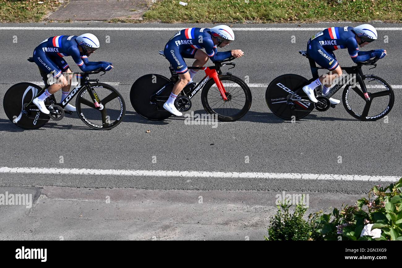 Das französische Team, das während des Mannschaftszeitfahrens auf 4,5km von Knokke nach Brügge am vierten Tag der UCI-Weltmeisterschaft R in Aktion abgebildet wurde Stockfoto