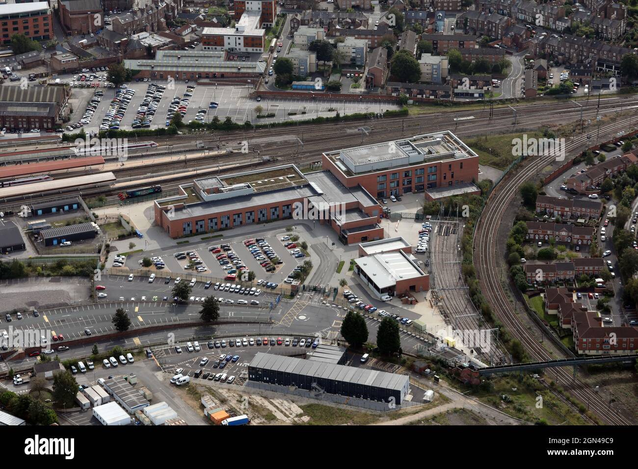 Luftaufnahme des Unternehmensbüros von York Campus Network Rail, neben dem Bahnhof in York Stockfoto