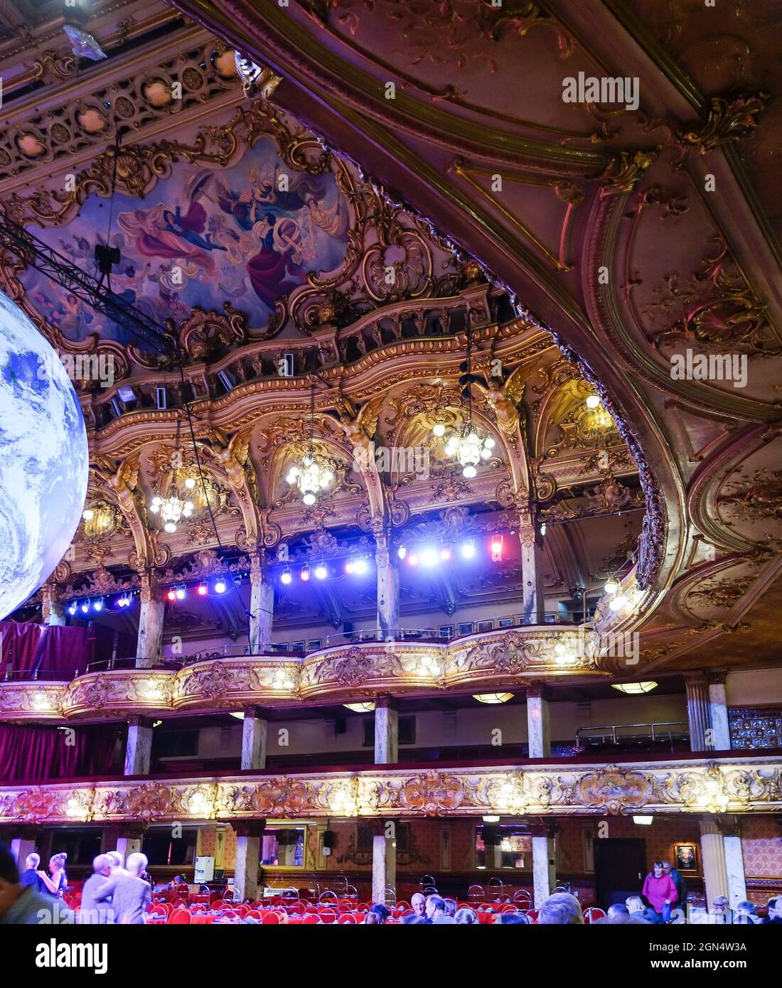 Inside Blackpool Tower Ballroom, Blackpool, Lancashire, England, Großbritannien Stockfoto