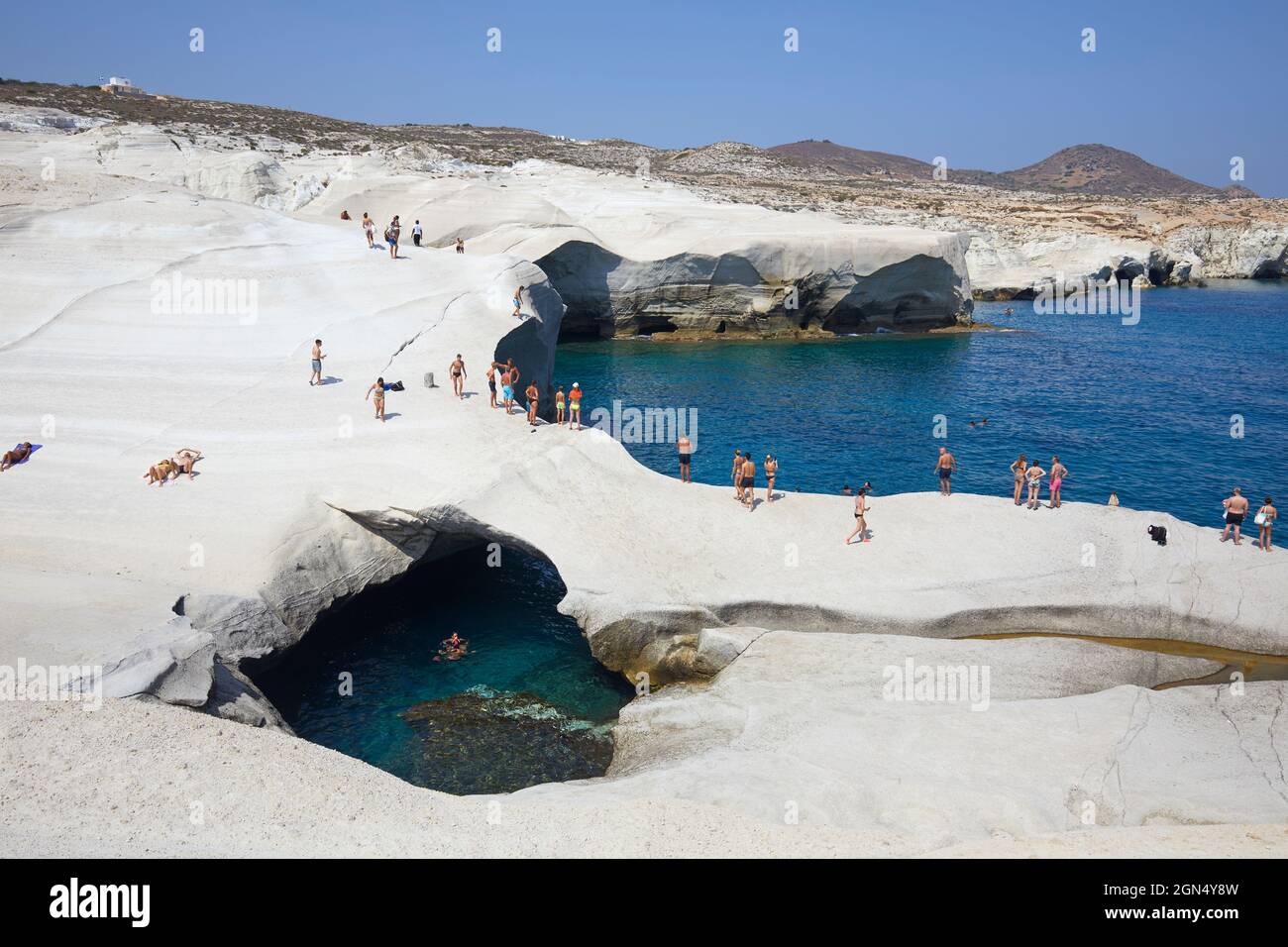 Die weißen Klippen von Sarakiniko Beach, Milos, Griechenland Stockfoto