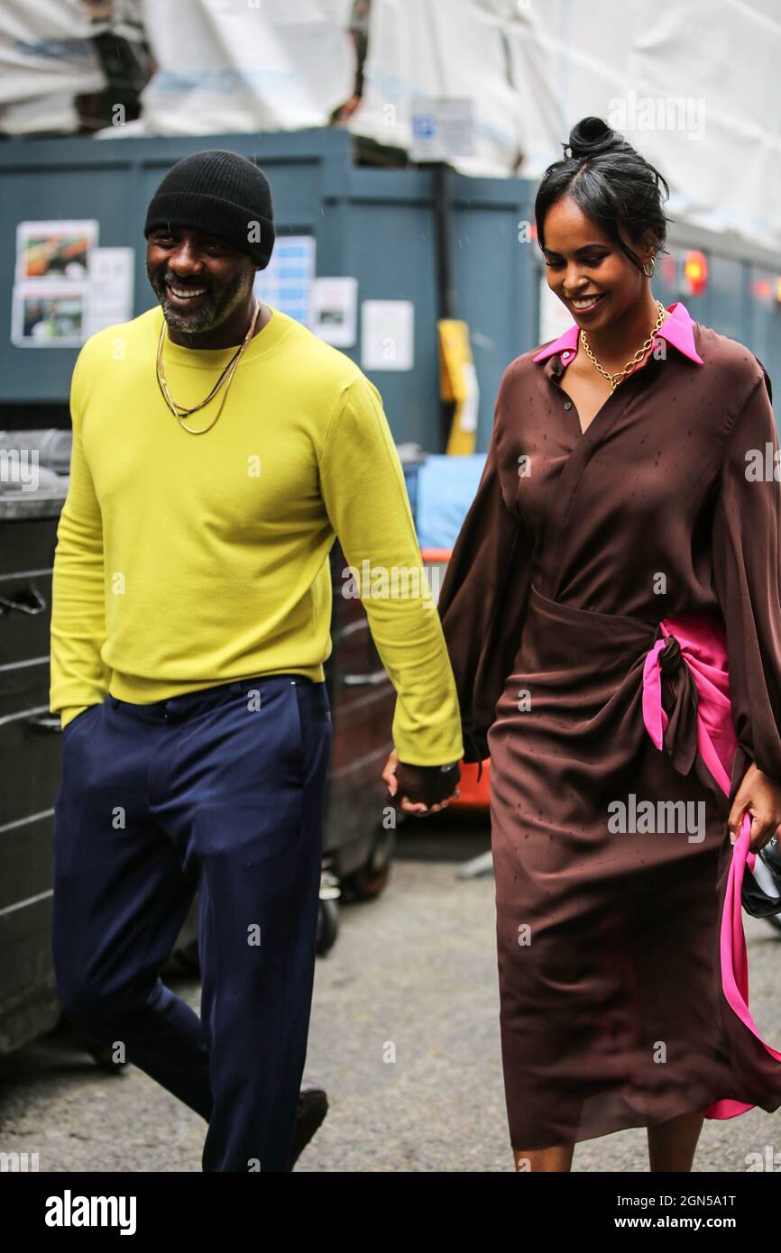 Idris Elba und seine Frau Sabrina bei der Roland Mouret London Fashion Week : Spring Summer 2022 London UK Stockfoto