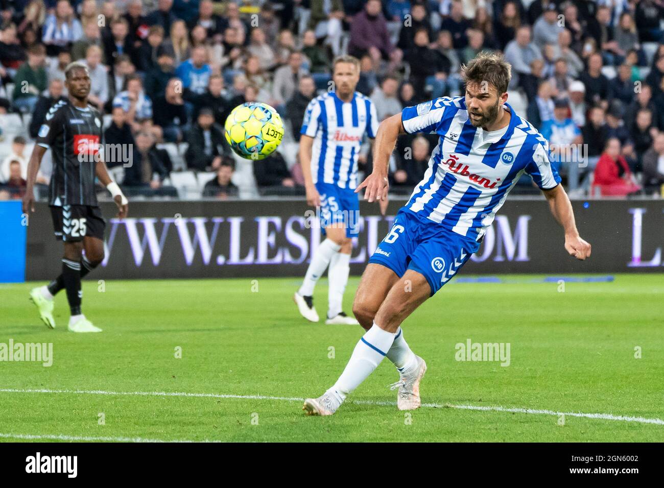 Odense, Dänemark. September 2021. Jorgen Skjelvik (16) von ob beim 3F Superliga-Spiel zwischen Odense Boldklub und Soenderjyske im Nature Energy Park in Odense. (Foto: Gonzales Photo - Kent Rasmussen). Stockfoto