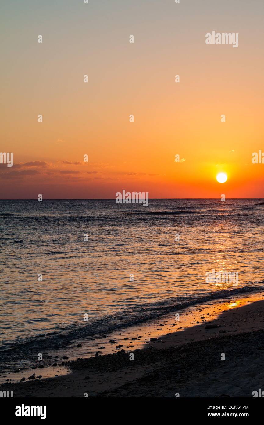 Sonnenuntergang am Strand Playa Giron, Kuba Stockfoto