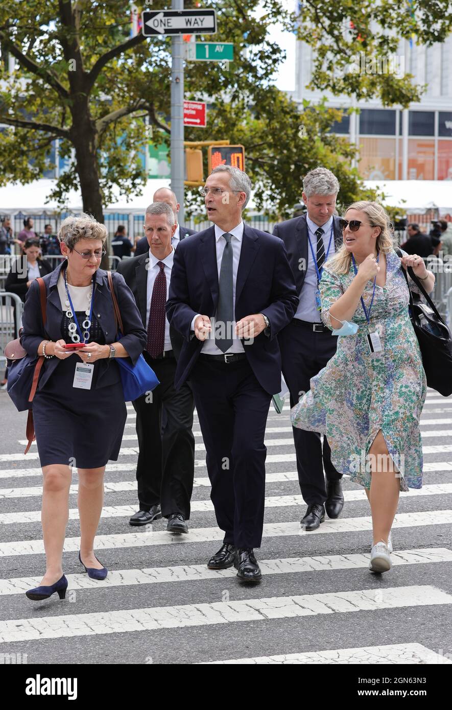 New York, NY, USA. September 2021. United Nations, New York, USA, 21. September 2021 - Jens Stoltenberg, Generalsekretär der Organisation des Nordatlantikvertrags (NATO) während der 76. Generalversammlung heute im UN-Hauptquartier in New York City.Foto: Luiz Rampelotto/EuropaNewswire.BILDNACHWEIS ERFORDERLICH. (Bild: © Luiz Rampelotto/ZUMA Press Wire) Stockfoto