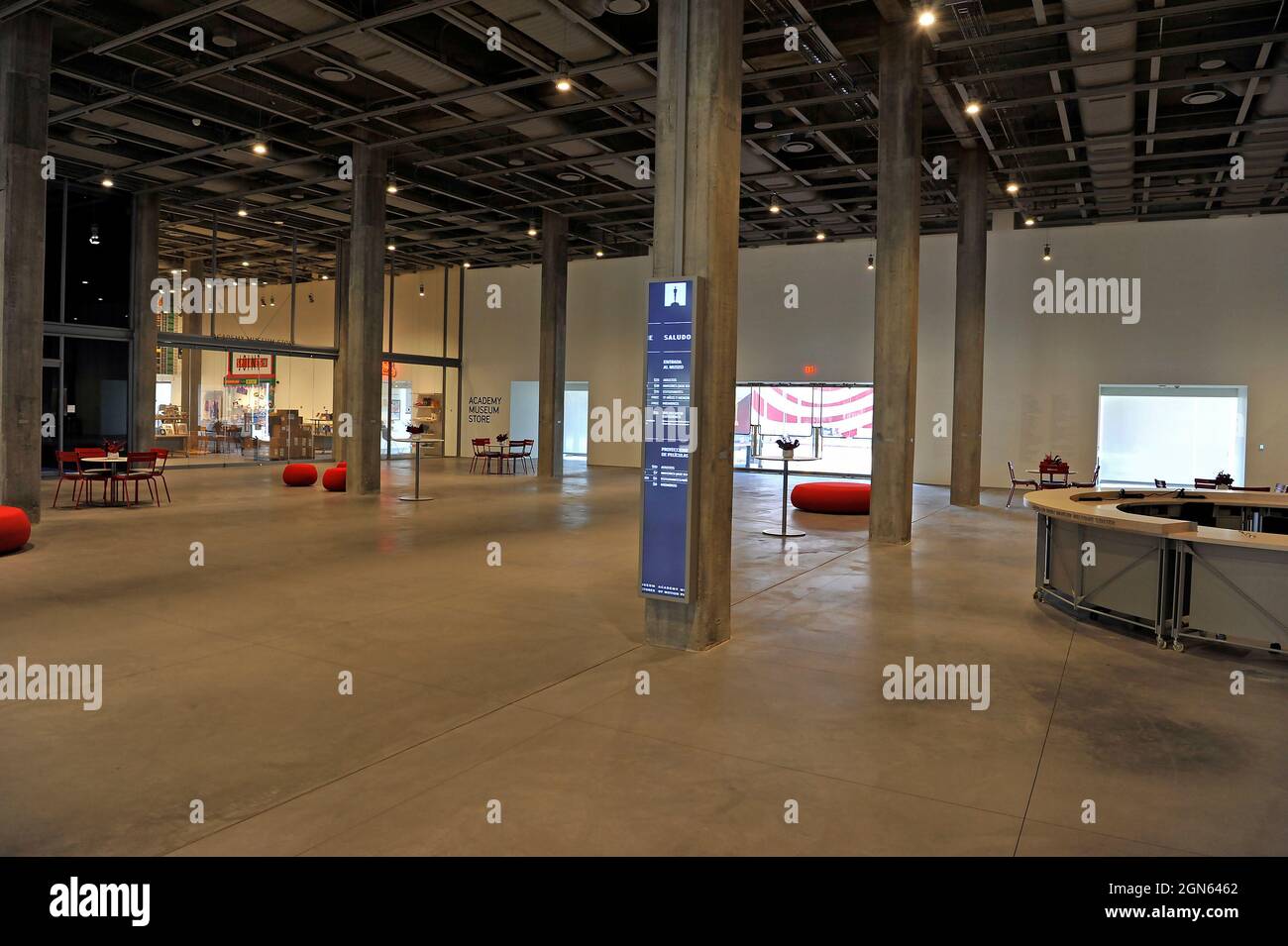 Hauptlobby im Academy Museum of Motion Pictions in Los Angeles, Kalifornien, Architektur von Renzo Piano. Stockfoto