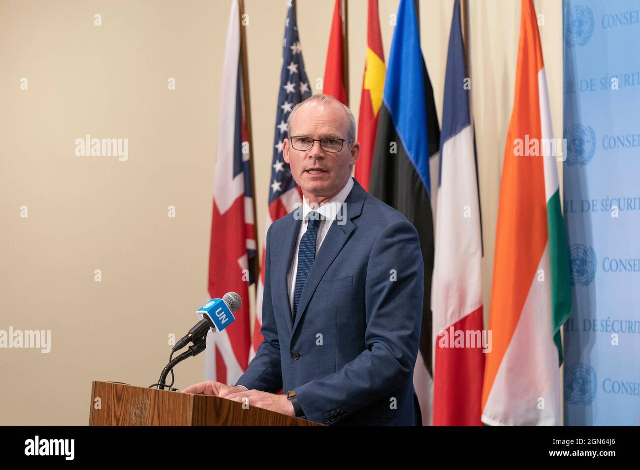 New York, USA. September 2021. Simon Coveney, Minister für auswärtige Angelegenheiten und Verteidigung Irlands, sprach über den interaktiven Dialog des Sicherheitsrats mit der Liga der Arabischen Staaten am 22. September 2021 am Hauptsitz der Vereinten Nationen in New York. (Foto von Lev Radin/Sipa USA) Quelle: SIPA USA/Alamy Live News Stockfoto