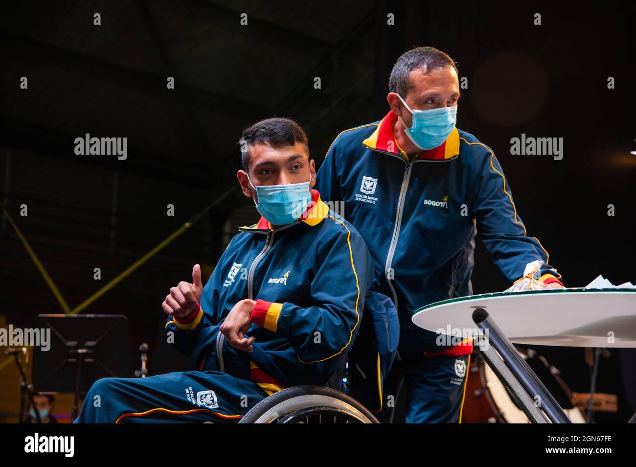 Richard Mateo Vega Paralympischer Schwimmer bei einer Begrüßungsveranstaltung für die kolumbianischen Paralympischen Athleten, die am 21. September 2021 in Bogota, Kolumbien, an den 2020+1-Paralympics in Tokio teilgenommen haben. Stockfoto