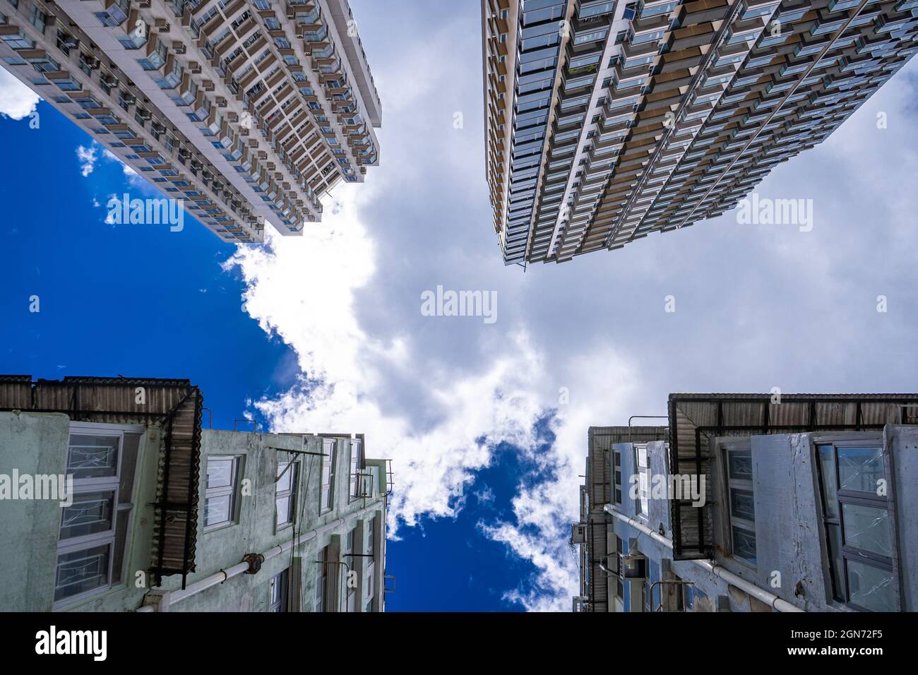 Die alten und neuen Wolkenkratzer von Hongkong Stockfoto