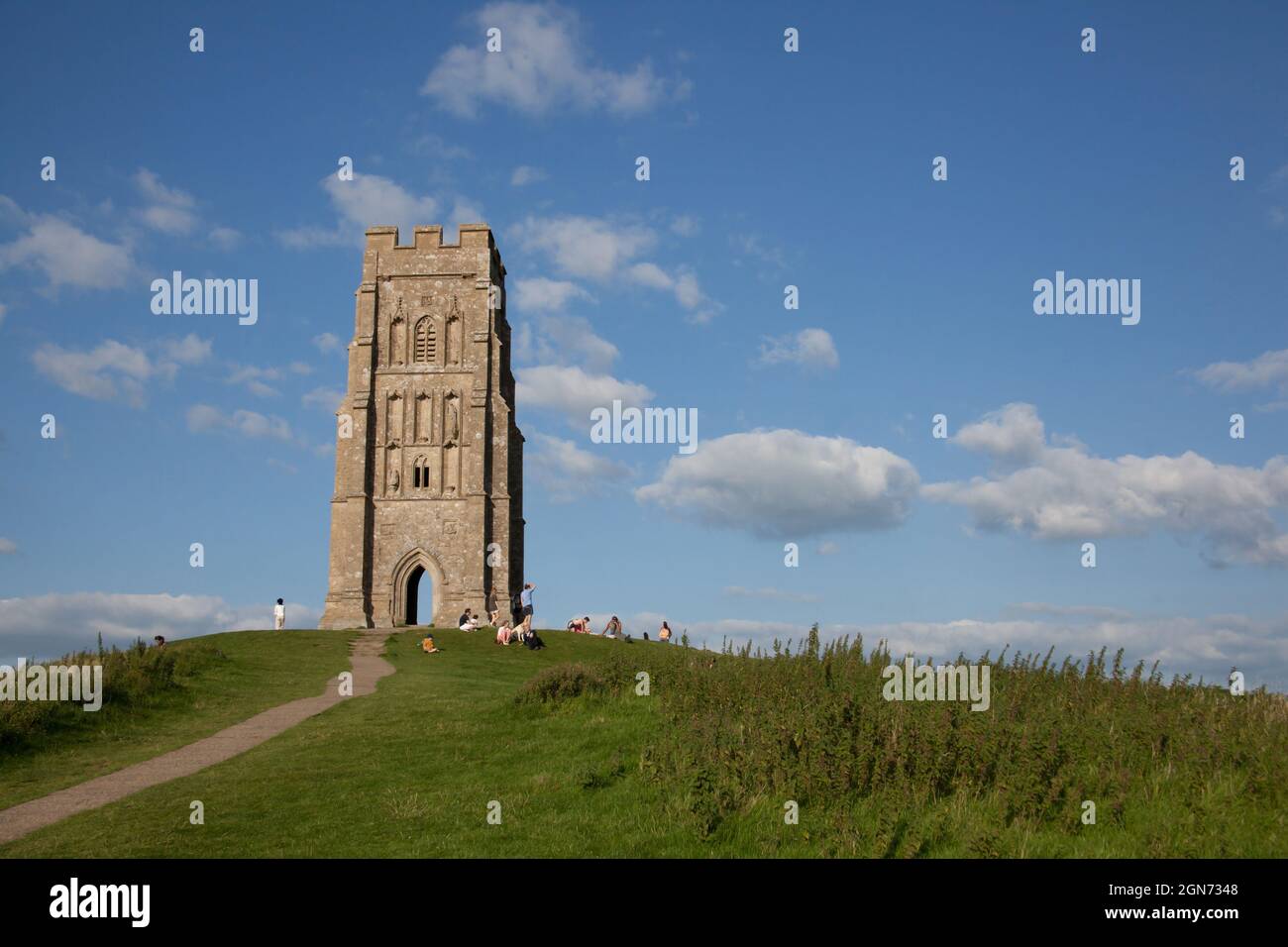 Das Glastonbury Tor auf einem Hügel in Glastonbury, Somerset in Großbritannien Stockfoto