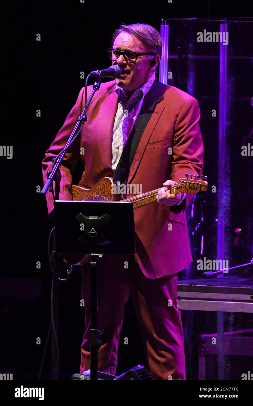 Chris difford tritt auf -Fotos und -Bildmaterial in hoher Auflösung – Alamy