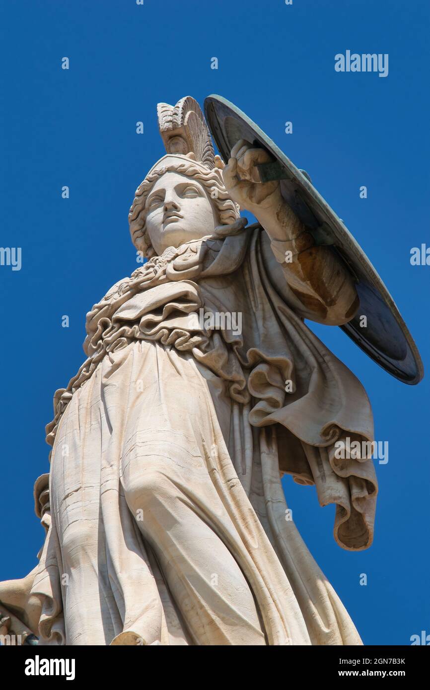 Göttin Athene, Statue im Zentrum von Athen Stockfoto