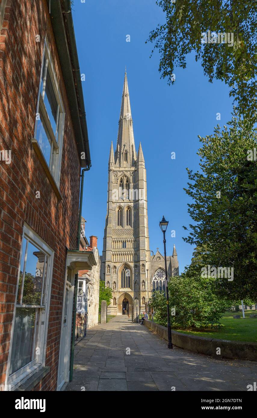 St Wulfram's Church, Grantham - die Pfarrkirche von Grantham Lincolnshire - einer der höchsten Türme einer Kirche im Land Stockfoto