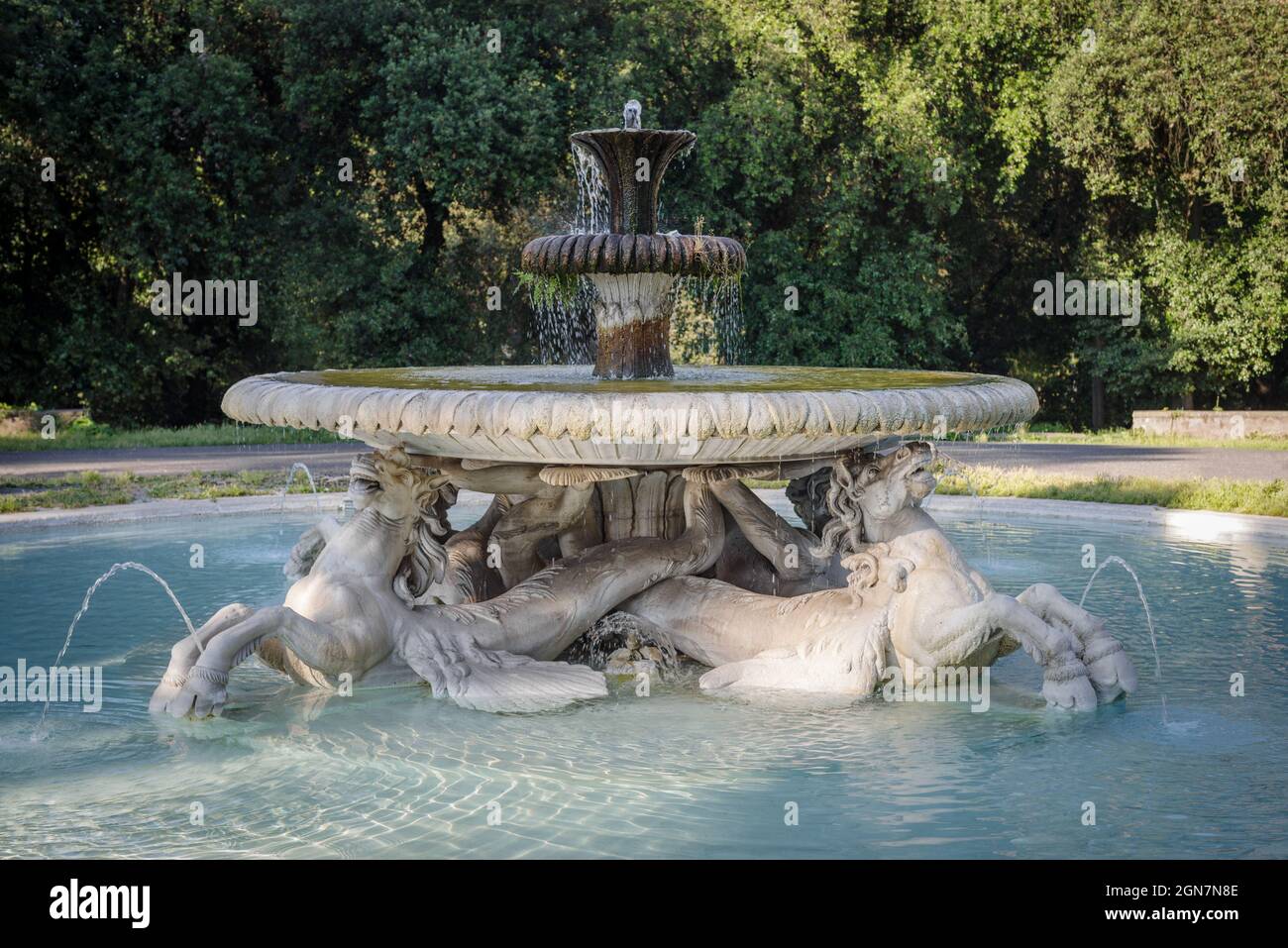 Seepferdchenbrunnen im Barockstil im Park der Villa Borghese, Rom Stockfoto