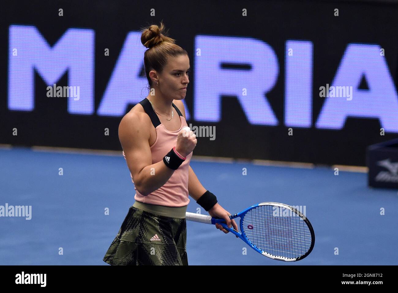 Ostrava, Tschechische Republik. September 2021. Maria Sakkari aus Griechenland reagiert während des Spiels gegen Jelena Ostapenko aus Lettland beim J&T Banka Ostrava Open 2021 Frauen-WTA-Hallenturnier in Ostrava, Tschechische Republik, 23. September 2021. Kredit: Jaroslav Ozana/CTK Foto/Alamy Live Nachrichten Stockfoto