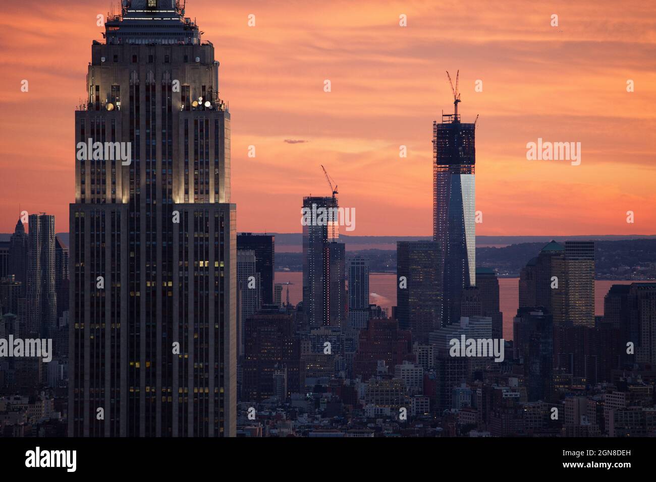Skyline von Midtown New York City bei Sonnenuntergang von Top of the Rock, New York, USA Stockfoto