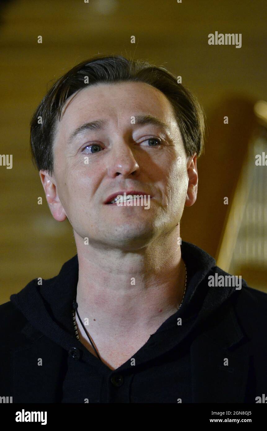 Premiere des Stücks 'der namenlose Stern' unter der Regie von Alexander