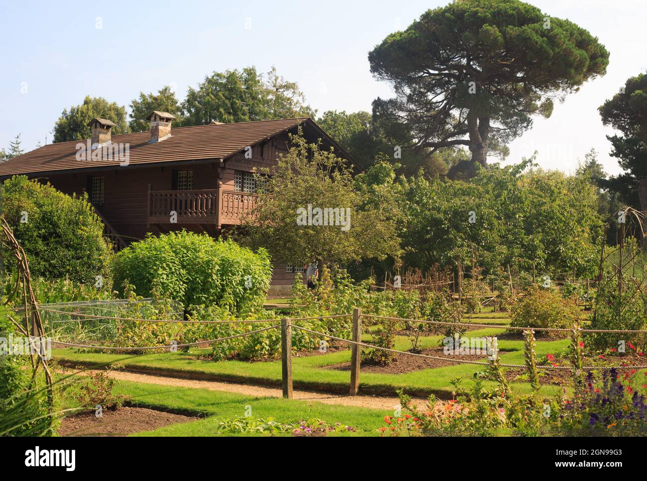 Swiss Cottage das Puppenhaus von Queen Victoria für ihre netten Kinder, Osborne House, Isle of Wight Stockfoto