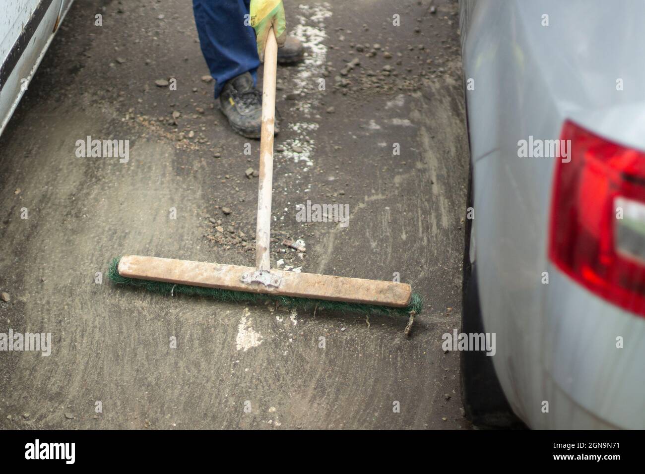 Besen Parkplatz Stockfotos und -bilder Kaufen - Alamy