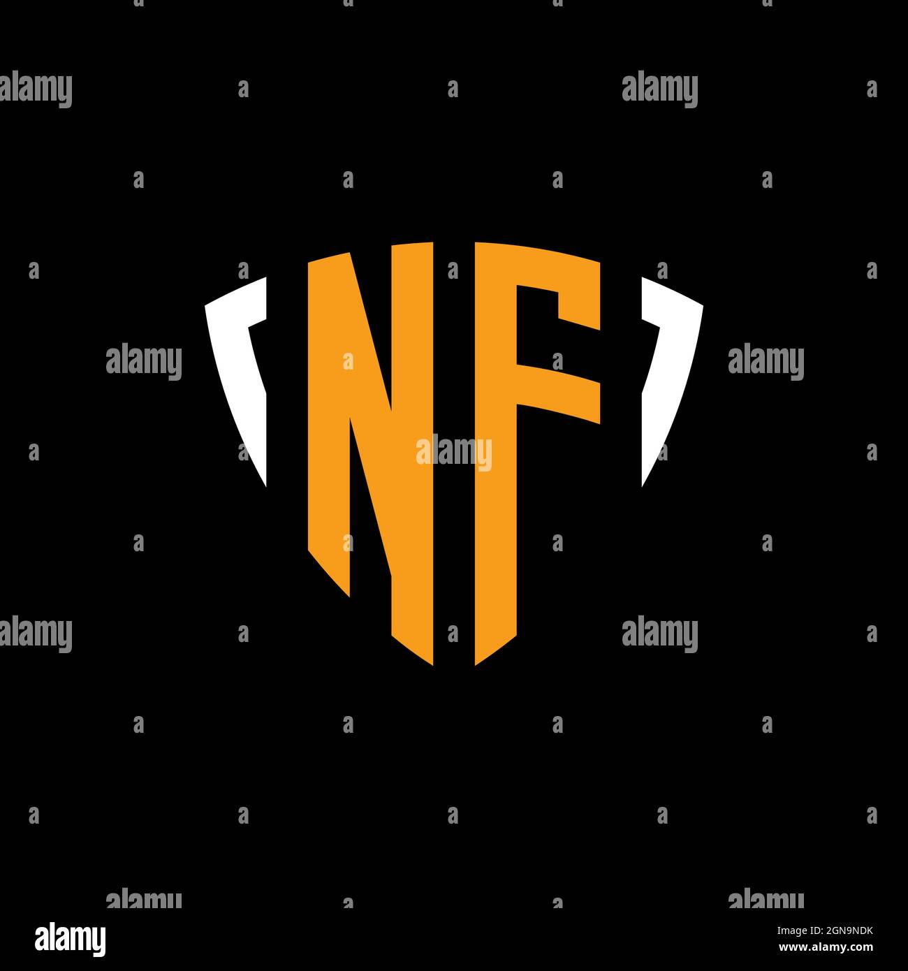 QK Monogram Logo Letter Vektor mit Kopfhörer- und Mikrofonform, Podcast Studio Logo Stock Vektor