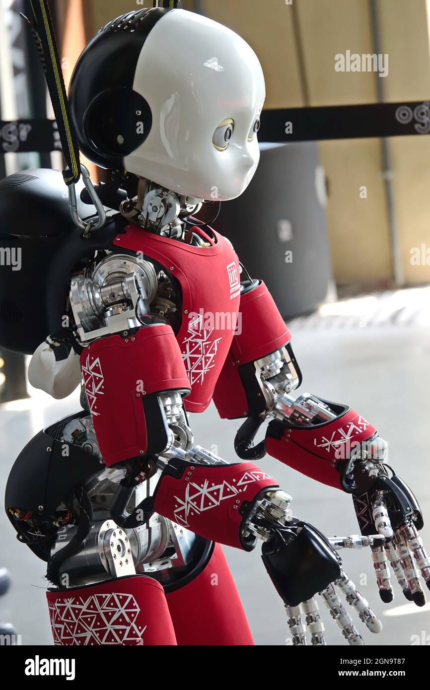 ICub, der kleine Humanoid, der vom italienischen Institut für Technologie entwickelt wurde. Genua, Italien - September 2021 Stockfoto