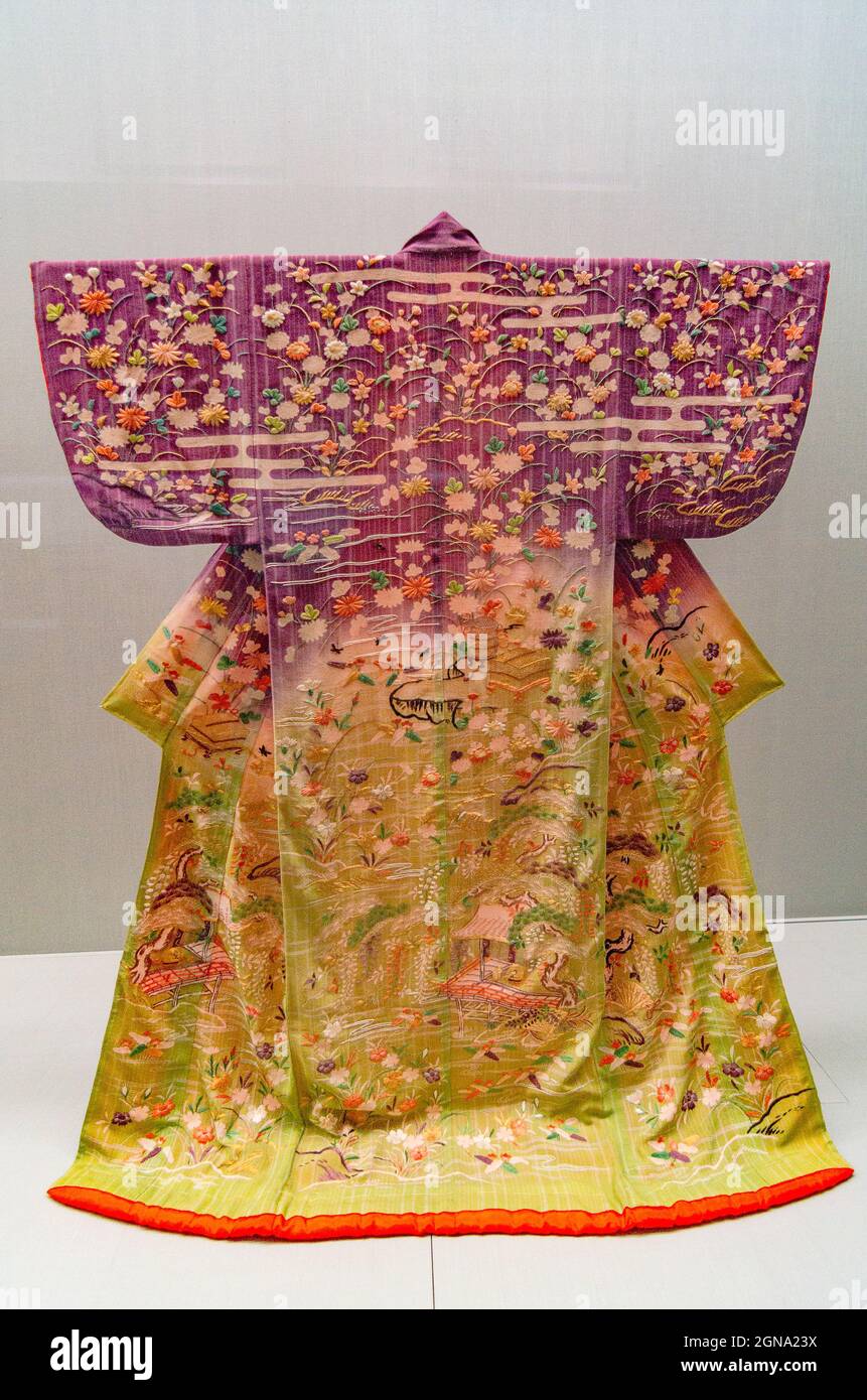 Antiker Kimono, Nationalmuseum Tokio, traditionelle Kleidung, japanische Textilien, Kulturerbe, historisches Kleidungsstück Stockfoto