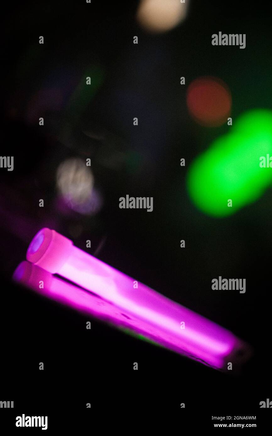 Bokeh Lichter dj Konzert Nachtclub Rave Party Nachtleben, elektronische Musik Stockfoto