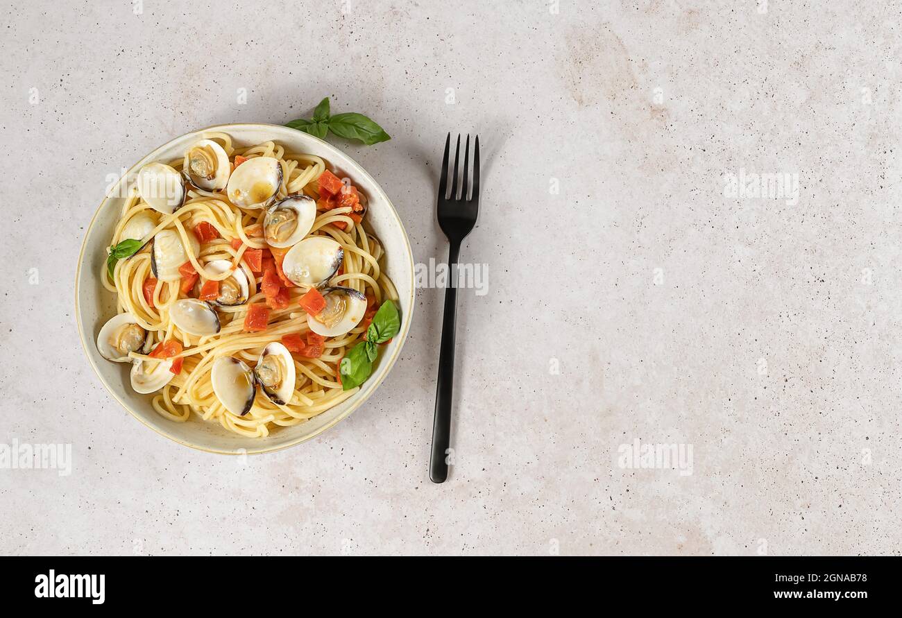 Traditionelle italienische Pasta mit Meeresfrüchten und Venusmuscheln. Spaghetti alle Vongole. Stockfoto