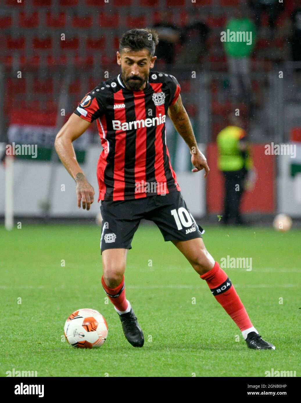 BayArena Leverkusen Deutschland, 16.9.2021 Fußball: Spieltag 1. Spieltag der UEFA Europa League 2021/22, Bayer 04 Leverkusen (B04) gegen Ferencvaros Budapest (FEB) – Karim Bellarabi (B04) Stockfoto