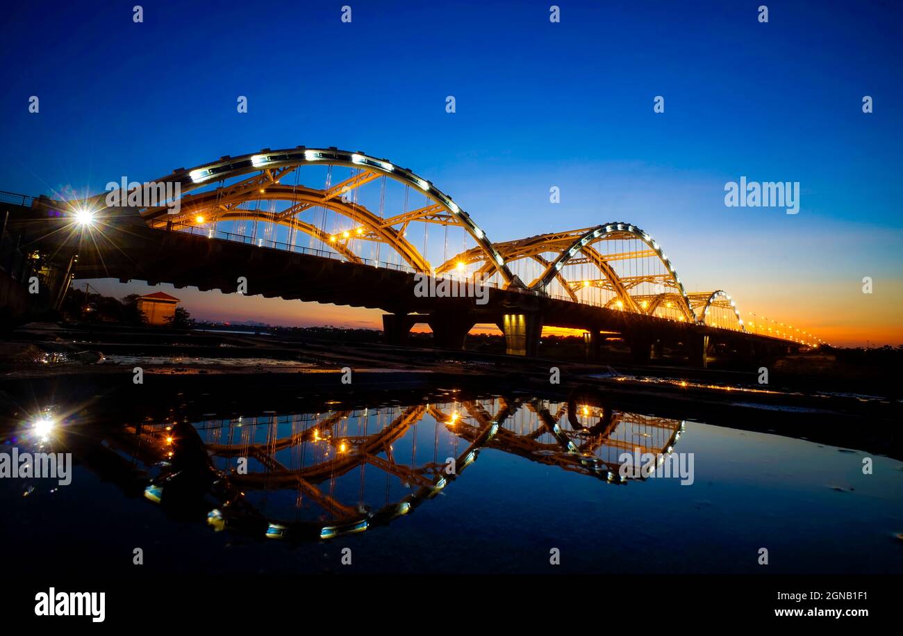 Dong Tru Brücke in Ha Noi Hauptstadt Nordvietnam Stockfoto