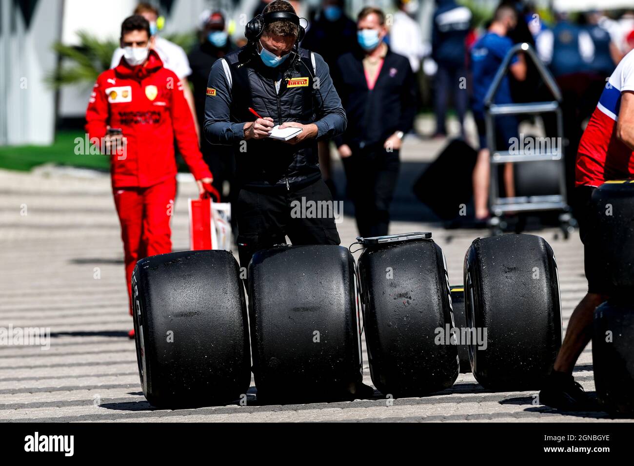 Sotschi, Russland. September 2021. Pirelli Tires, F1 Grand Prix of Russia beim Sotschi Autodrom am 24. September 2021 in Sotschi, Russland. (Foto von HOCH ZWEI) Quelle: dpa/Alamy Live News Stockfoto