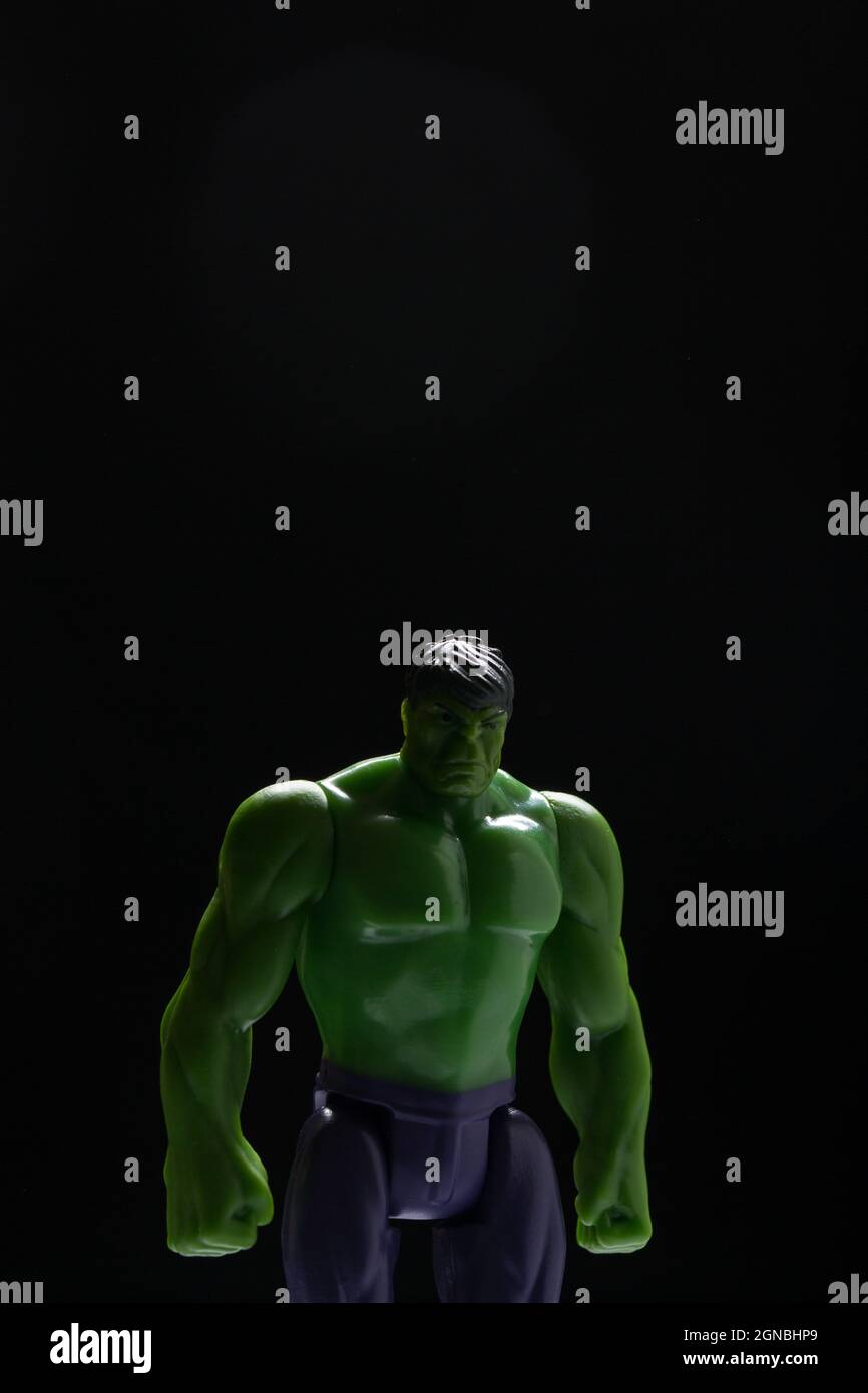 Moskau, Russland - 24. September 2021: Plastikfigur von Incredible Hulk, der Figur aus dem Marvel-Universum. Stockfoto
