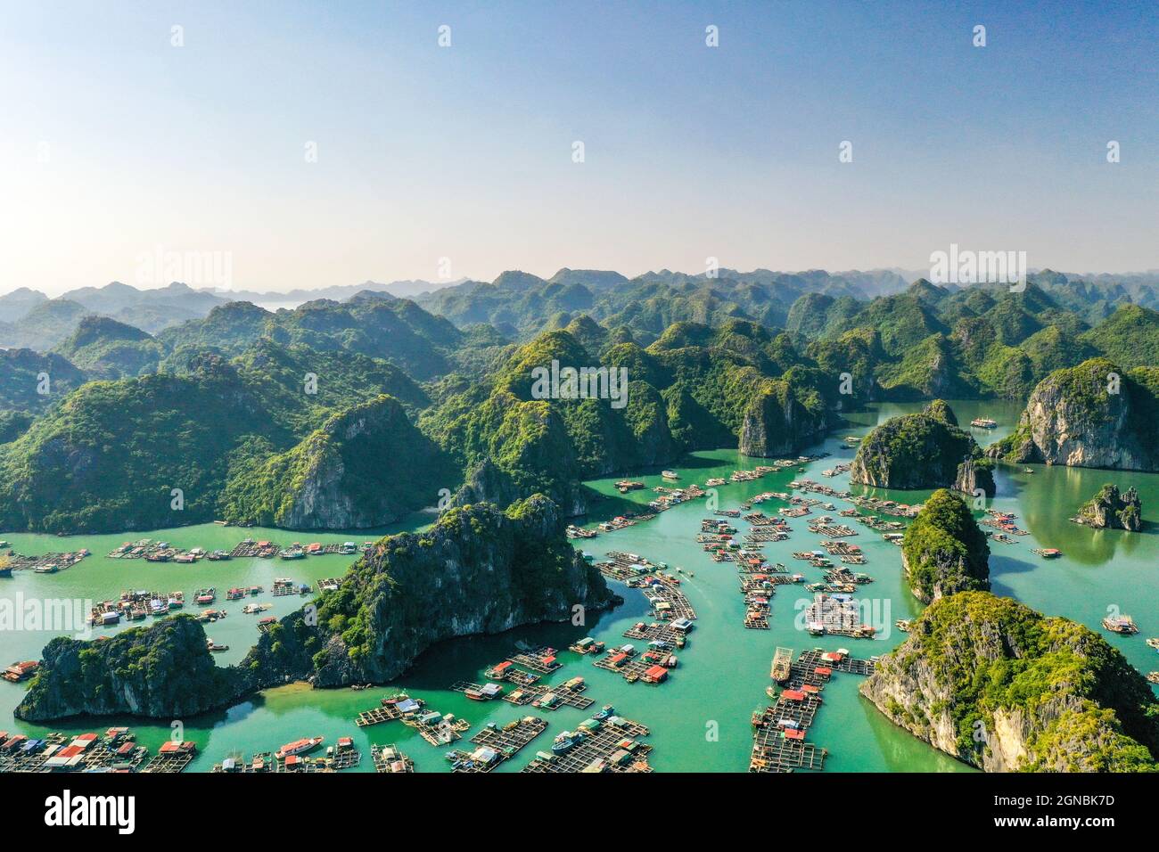 Lan Ha Bay in der Stadt Hai Phong im Norden Vietnams Stockfoto