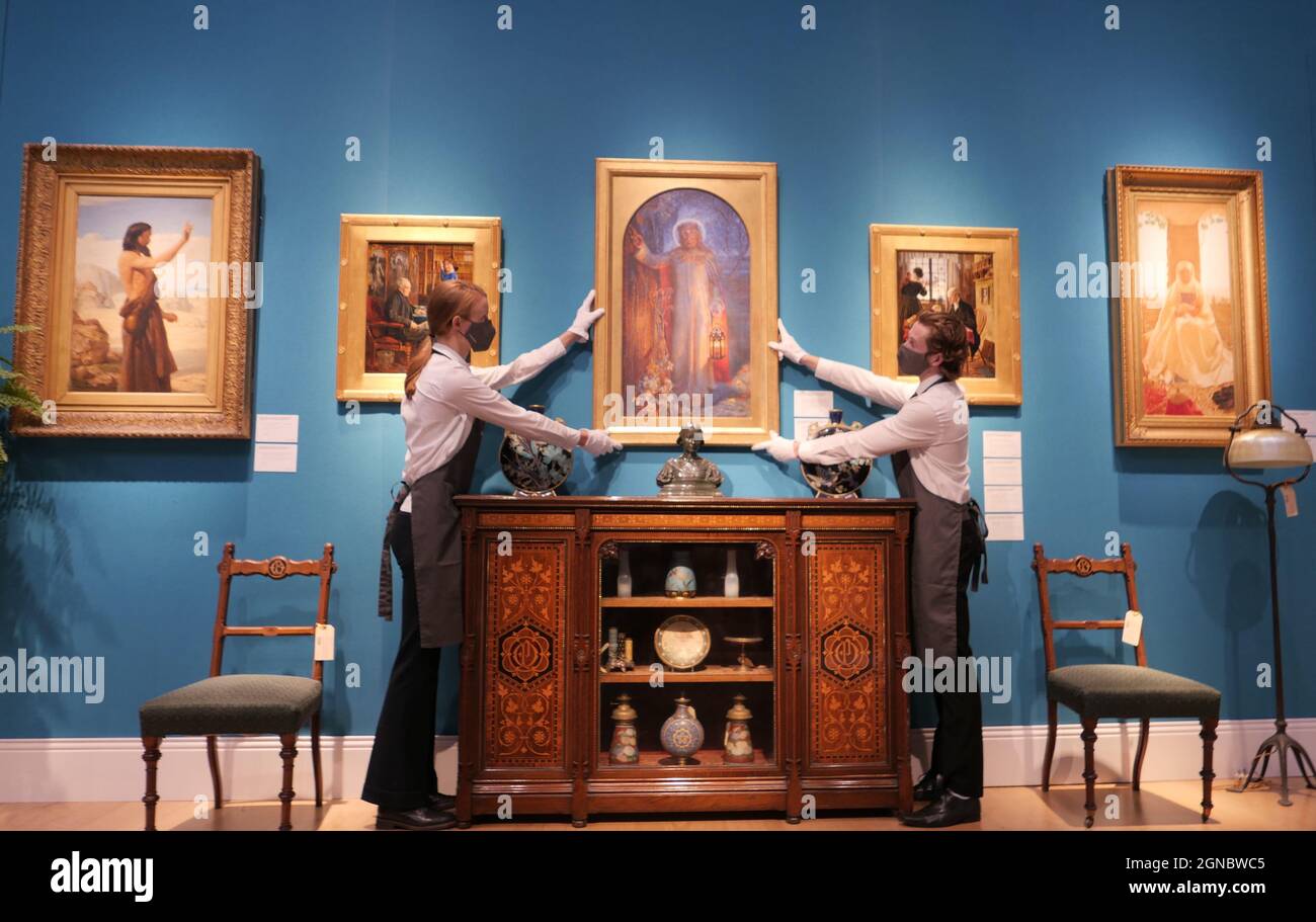 Das Paar war wegweisende Sammler der schönen und dekorativen Kunst des 19. Jahrhunderts und diese einzigartige Sammlung war eine gemeinsame Leidenschaft, die im Laufe eines Lebens seit den 1950er Jahren gesammelt wurde. Der Erlös aus diesem Verkauf - der voraussichtlich mehr als £1 Millionen erhöhen wird, Wird dem Albert Dawson Educational Trust zugute kommen. Dieser Verkauf bietet dem Markt einen einzigartigen Mikrokosmos des Besten der Zeit und wird am 30. September 2021 eine Live-Auktion sein. Stockfoto