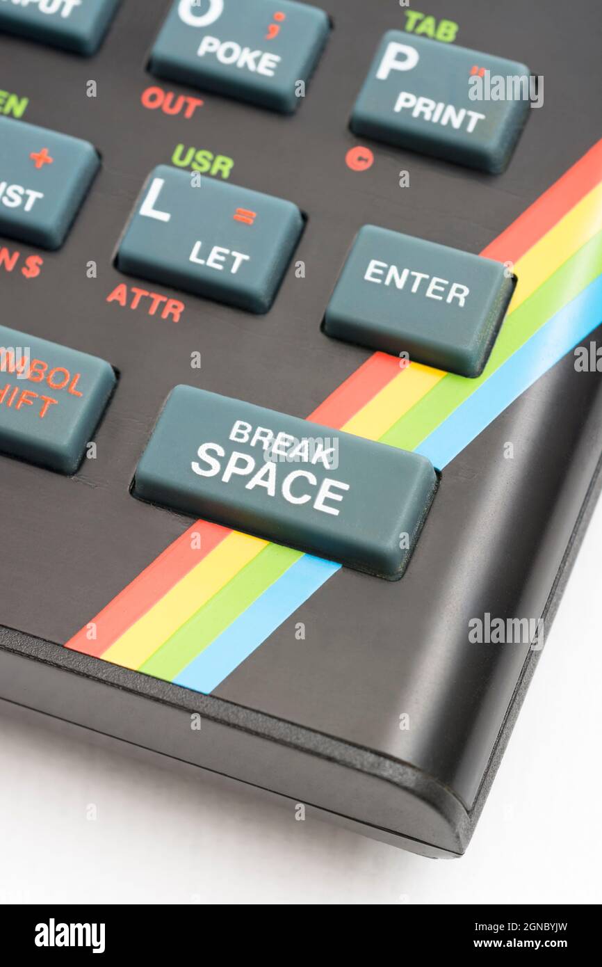 Nahaufnahme der Sinclair ZX Spectrum Tastatur. Konzentrieren Sie sich auf „Break“ der Befehlstaste „Basic BREAK SPACE“. Klassischer 8-Bit-Heimcomputer aus den 1980er Jahren (siehe Hinweise). Stockfoto