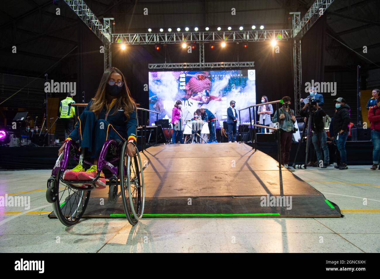 Maria Angelica Bernal Paralympische Athletin bei einer Begrüßung der kolumbianischen Paralympischen Athleten, die an den 2020+1-Paralympics in Tokio teilgenommen haben, Stockfoto