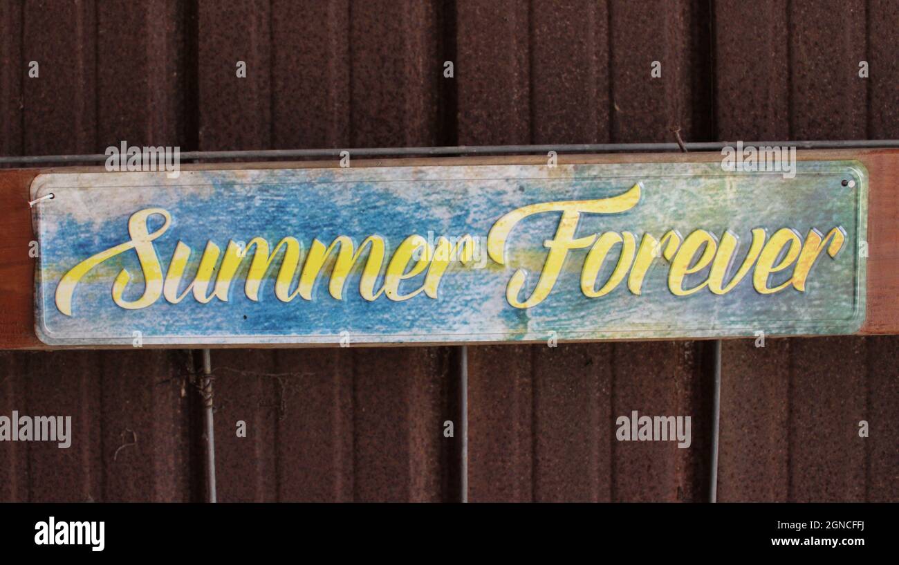 Sommer für immer Land Scheune Zeichen Stockfoto