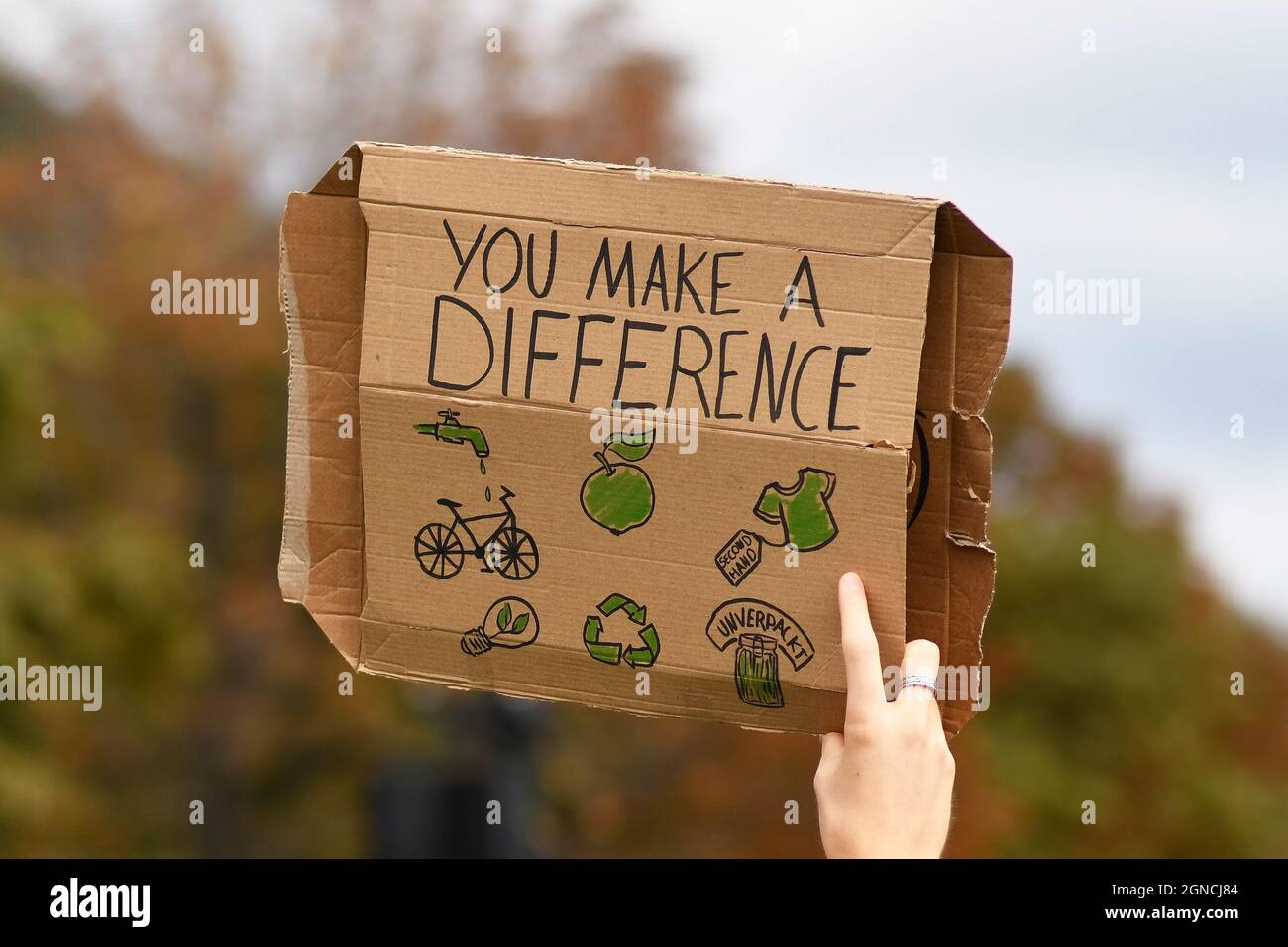 Heidelberg, Deutschland - 24. September 2021: Schild mit der Aufschrift „You make a Difference“: Globale Klimaschutzdemonstration Stockfoto