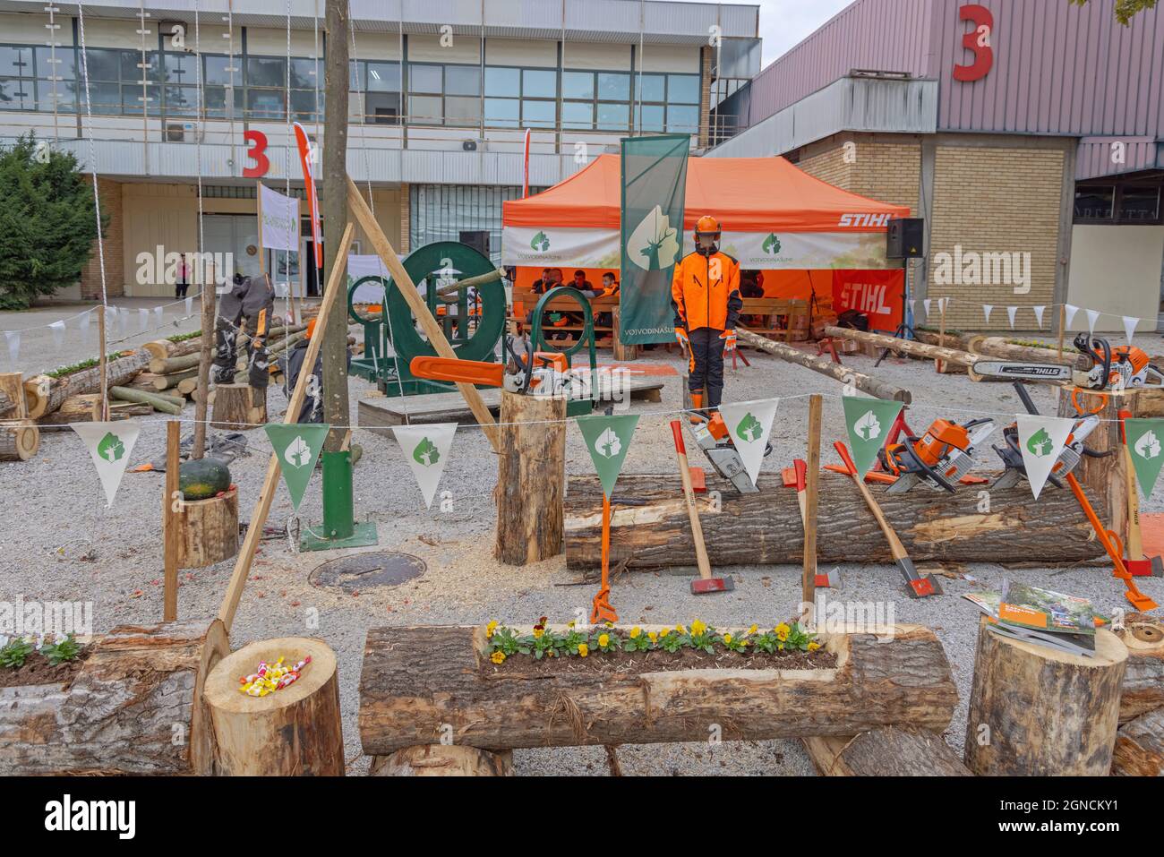 Novi Sad, Serbien - 21. September 2021: Stihl Tools for Carbenters auf der Agriculture Expo Fair Trade Show. Stockfoto