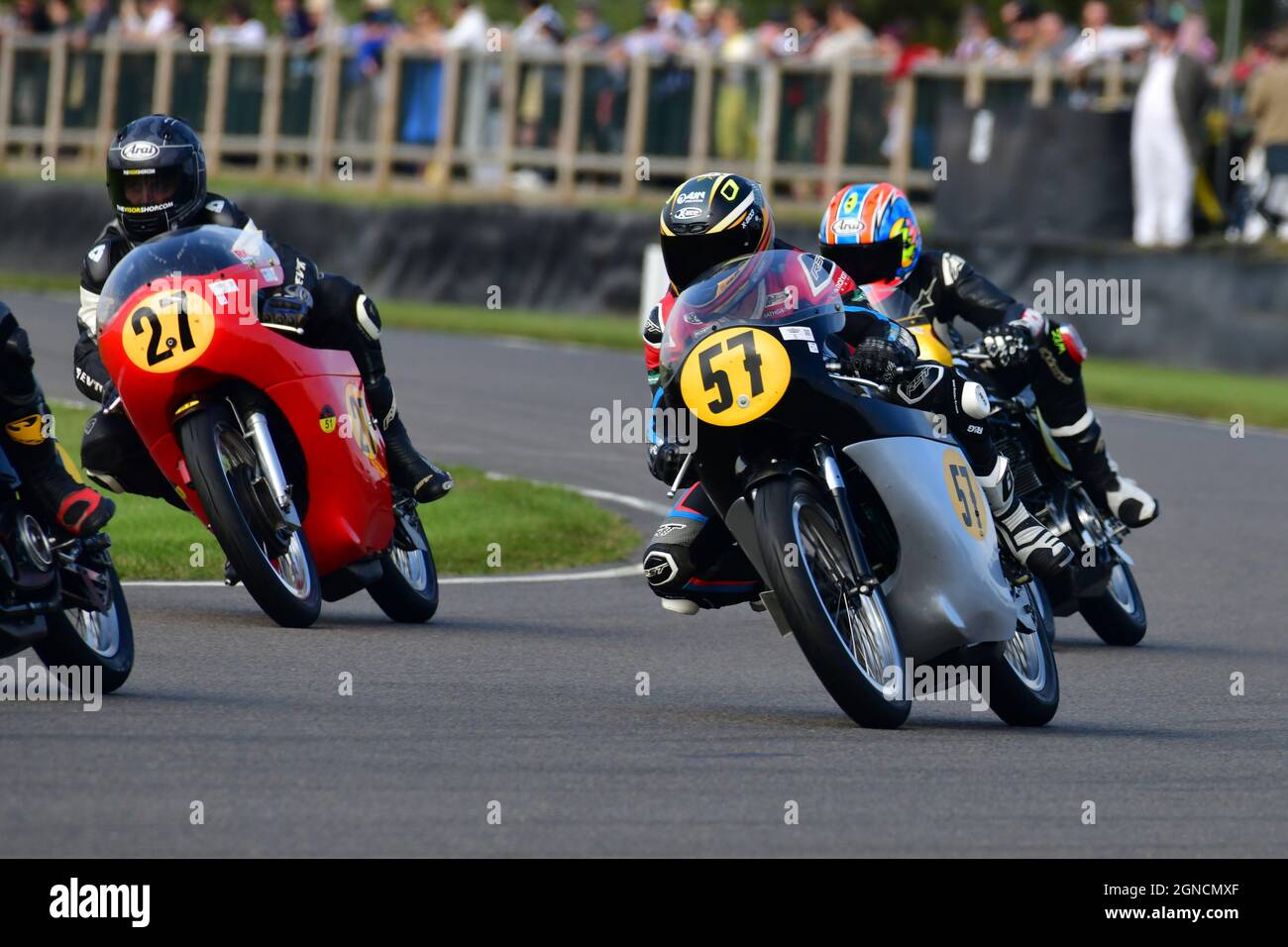 Levi Day, Fernando Mendes, BSA Gold Star DBD34, Derek Bunning, Brian Morrison, Matchless G50, Barry Sheene Memorial Trophy, Goodwood Revival 2021, Sep Stockfoto