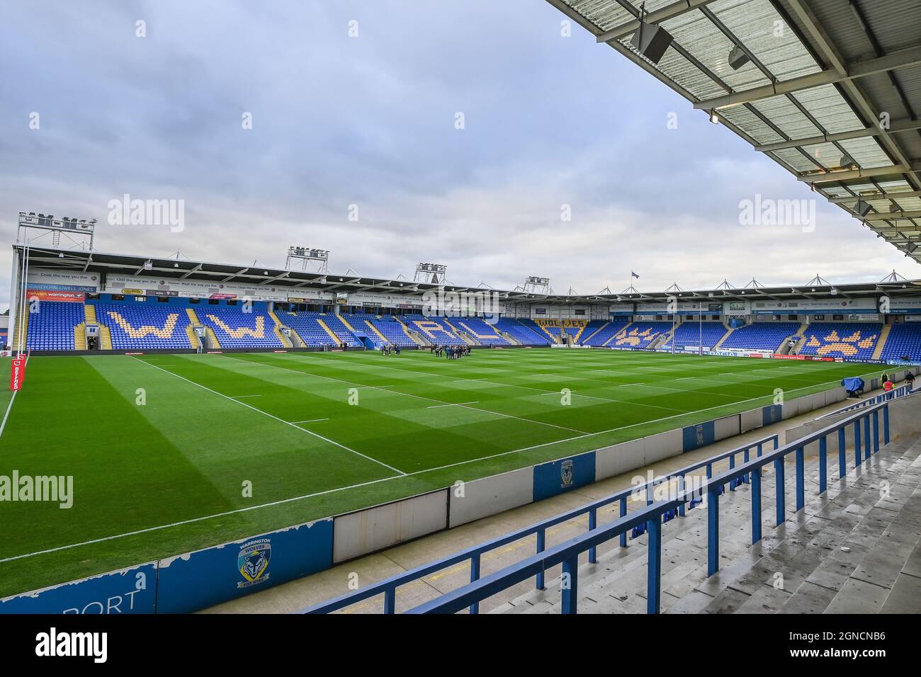 Gesamtansicht des Halliwell Jones Stadium, Heimstadion von Warrington Wolves in, am 9/24/2021. (Foto von Craig Thomas/News Images/Sipa USA) Quelle: SIPA USA/Alamy Live News Stockfoto