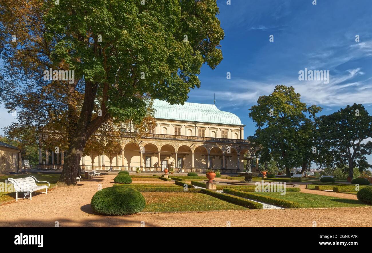 Prague castle garden Fotos und Bildmaterial in hoher Auflösung Alamy