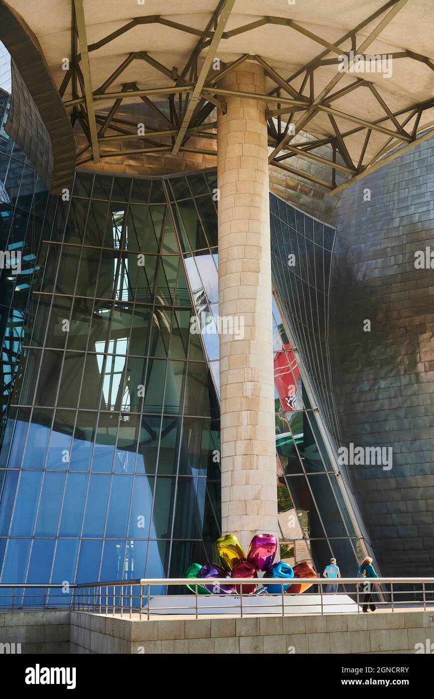 Detail des Guggenheim Museums und der Skulptur von Jeff Koons 'Tulips', Bilbao, Biskaya, Baskenland, Euskadi, Euskal Herria, Spanien, Europa Stockfoto