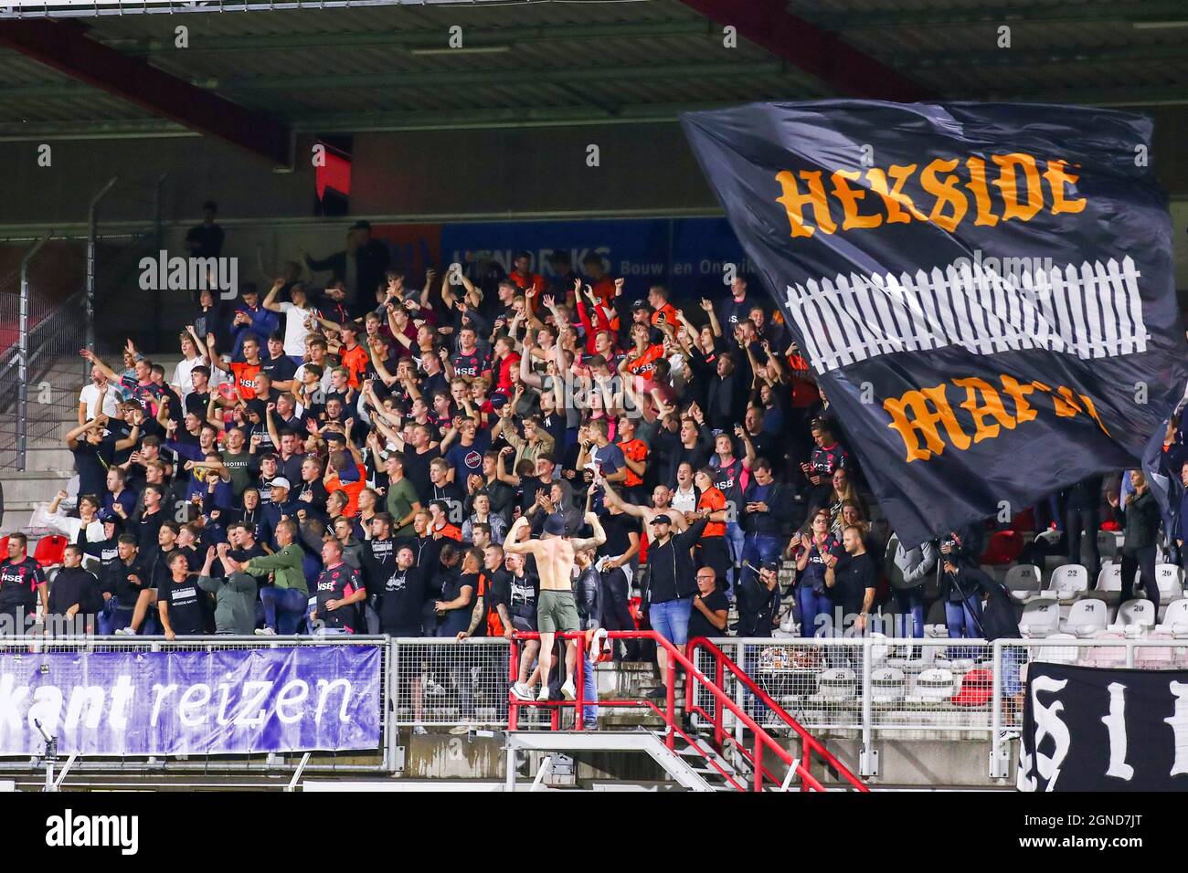 Niederlande. September 2021. OSS, NIEDERLANDE - 24. SEPTEMBER: FSN vom FC Volendam feiert den Sieg beim Keuken Kampioen Divisie-Spiel zwischen DEM TOP-Oss und dem FC Volendam am 24. September 2021 in Oss, Niederlande (Foto: Ben Gal/Orange Picics) Credit: Orange Pics BV/Alamy Live News Stockfoto