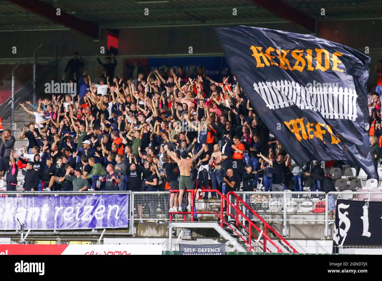 Niederlande. September 2021. OSS, NIEDERLANDE - 24. SEPTEMBER: FSN vom FC Volendam feiert den Sieg beim Keuken Kampioen Divisie-Spiel zwischen DEM TOP-Oss und dem FC Volendam am 24. September 2021 in Oss, Niederlande (Foto: Ben Gal/Orange Picics) Credit: Orange Pics BV/Alamy Live News Stockfoto