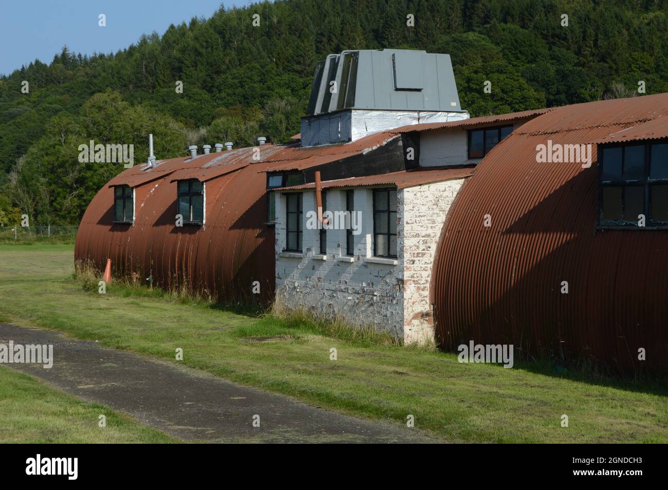 Cultybraggan Kriegsgefangenenlager im Zweiten Weltkrieg, Comrie, jetzt im Jahr 2021, wird als Besucherattraktion, als Geschäftsräume und zur Nutzung durch die Gemeinschaft saniert Stockfoto