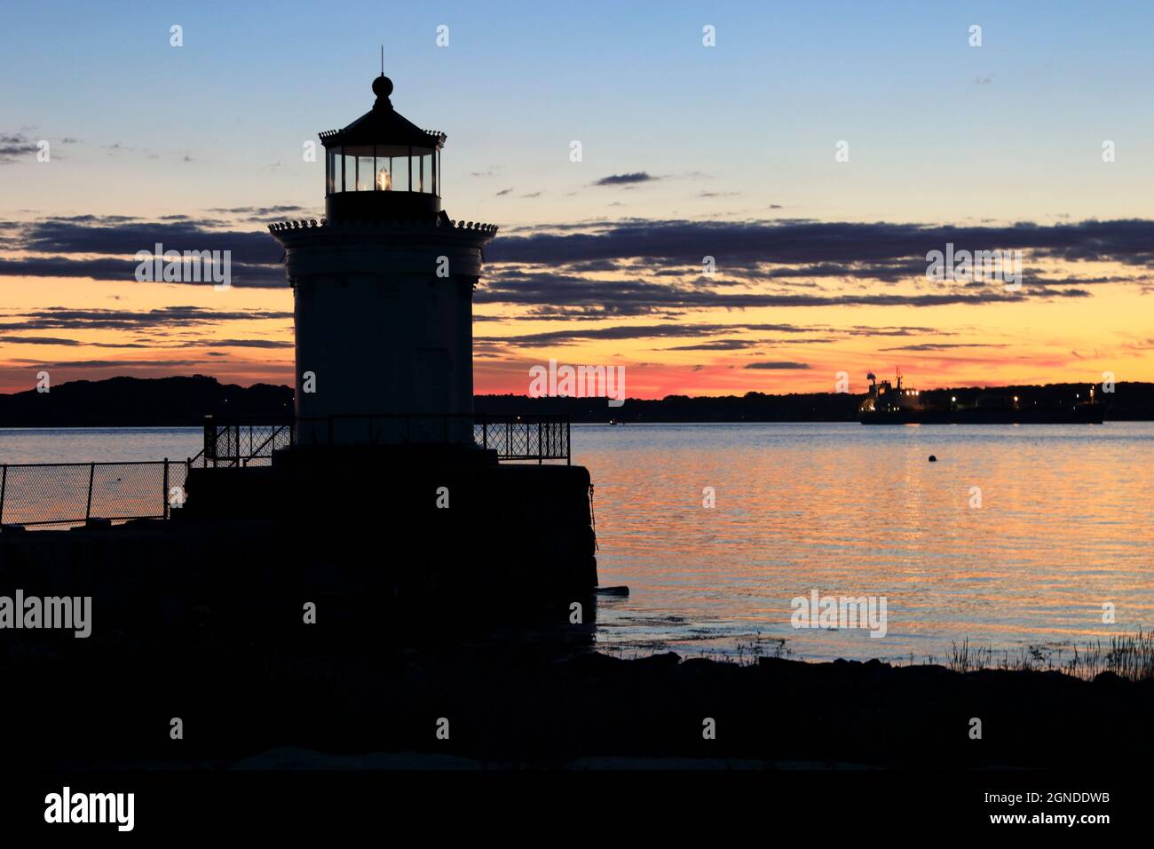 Portland Breakwater Light, auch bekannt als Bug Light at Dawn, South Portland, Maine, USA Stockfoto