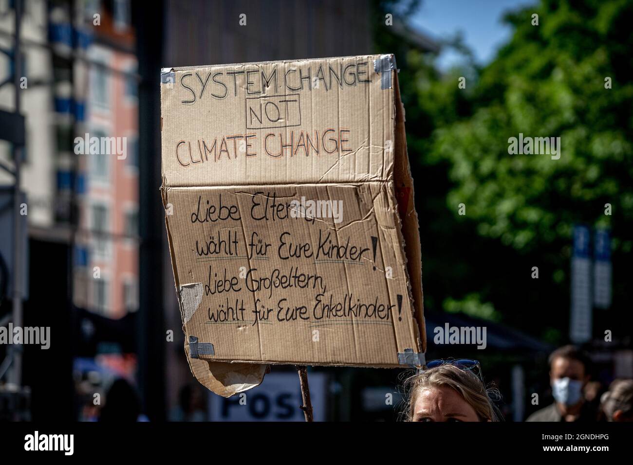 plakat-system-nderung-nicht-klimawandel-liebe-eltern-ist-f-r-eure
